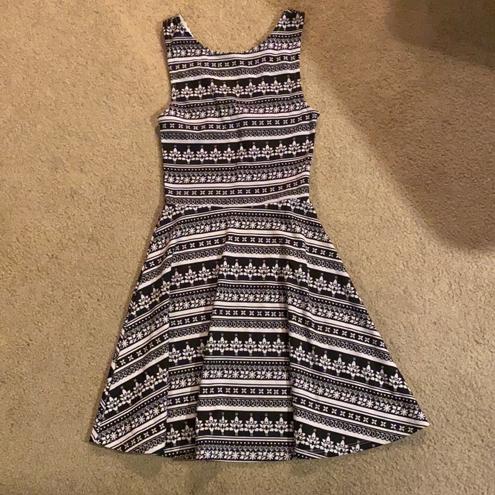 Cute Black & White Mini-Dress
